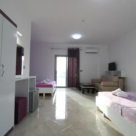 Hotel Villa Kapo Pool & Bar 3*