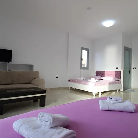 Vendégház Hotel Villa Kapo Pool & Bar