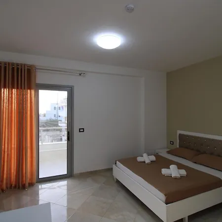 Hotel Villa Kapo Pool & Bar Vendégház 3*