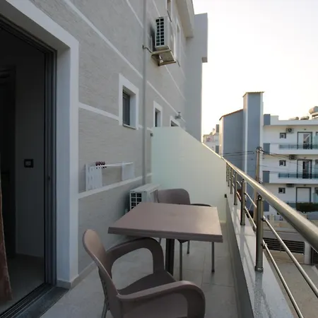 Hotel Villa Kapo Pool & Bar