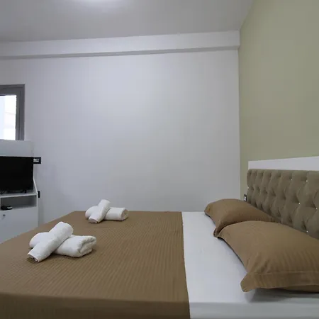 Hotel Villa Kapo Pool & Bar Vendégház 3*