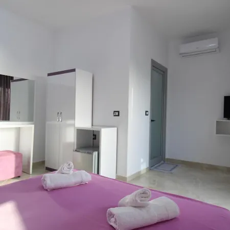 Hotel Villa Kapo Pool & Bar 3*