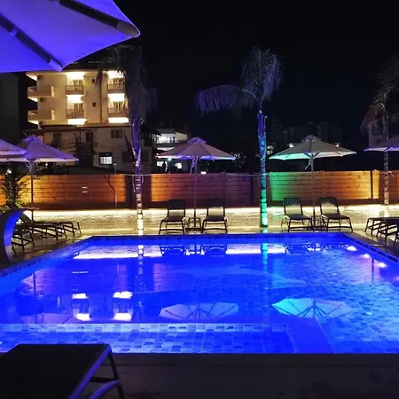 Kapo Pool&bar 3*