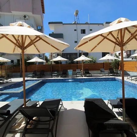 Kapo Pool&bar 3*