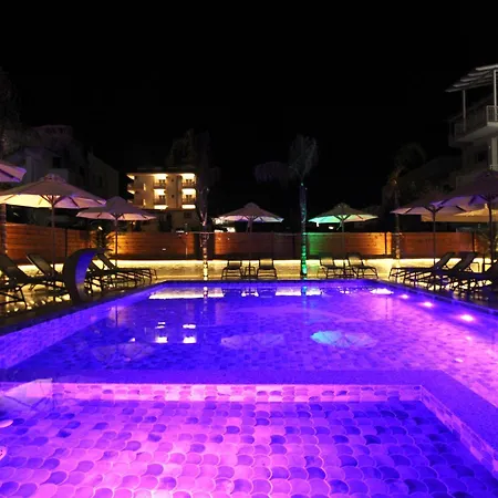 Kapo Pool & Bar בית הארחה