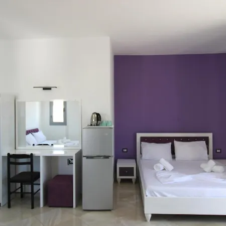 בית הארחה Kapo Pool & Bar קסאמיל