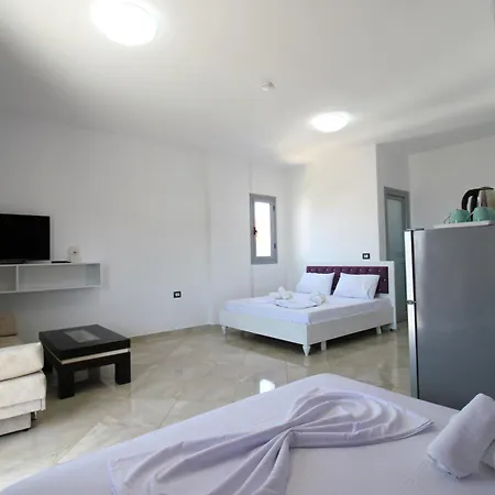Kapo Pool&bar 3*