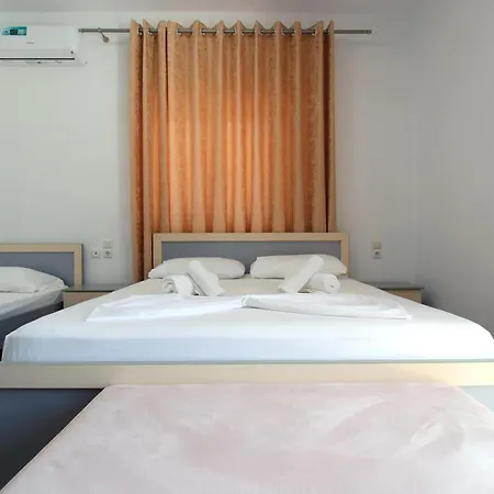 Kapo Pool & Bar בית הארחה 3*