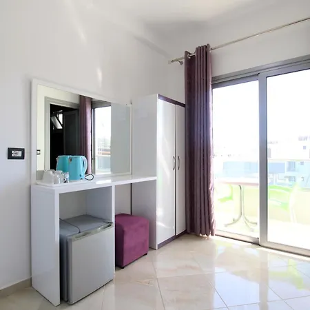 Kapo Pool & Bar 3* קסאמיל