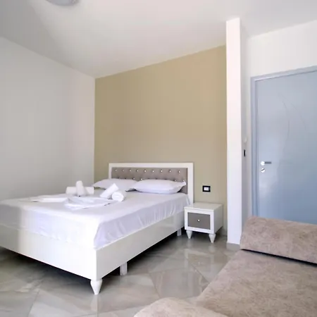 Affittacamere Kapo Pool&bar Ksamil
