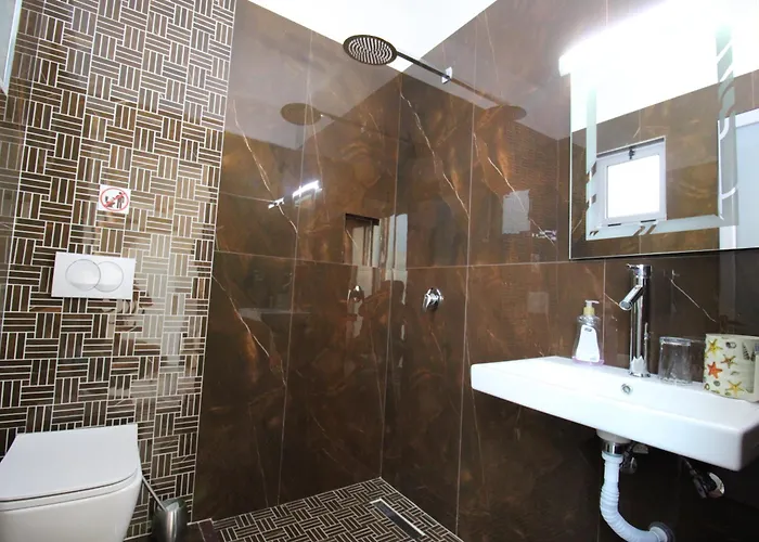 Kapo Gasthuis 3*